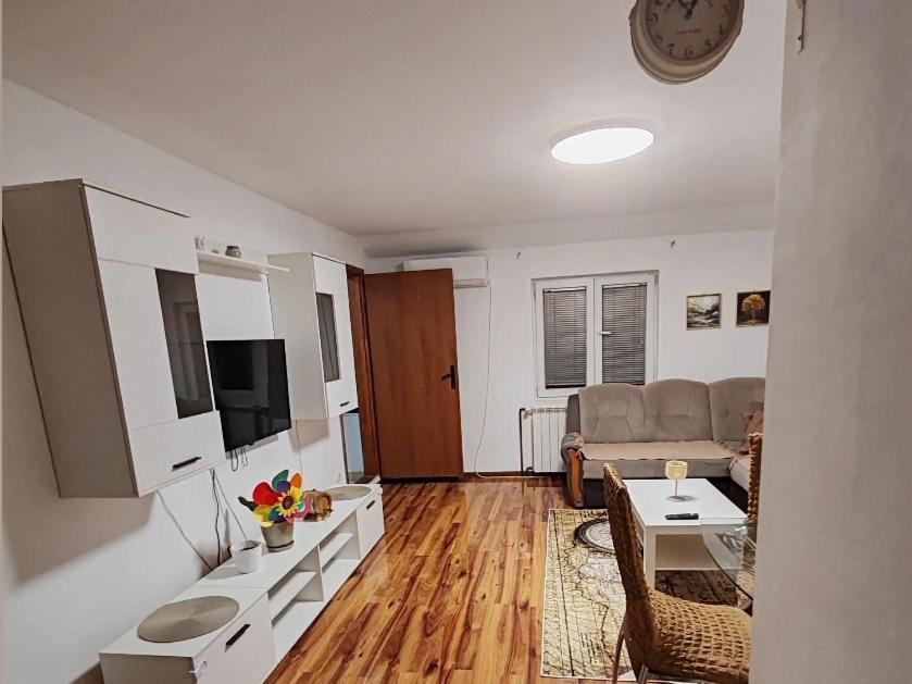 Stan Na Dan Balans Apartment Ledine Bagian luar foto